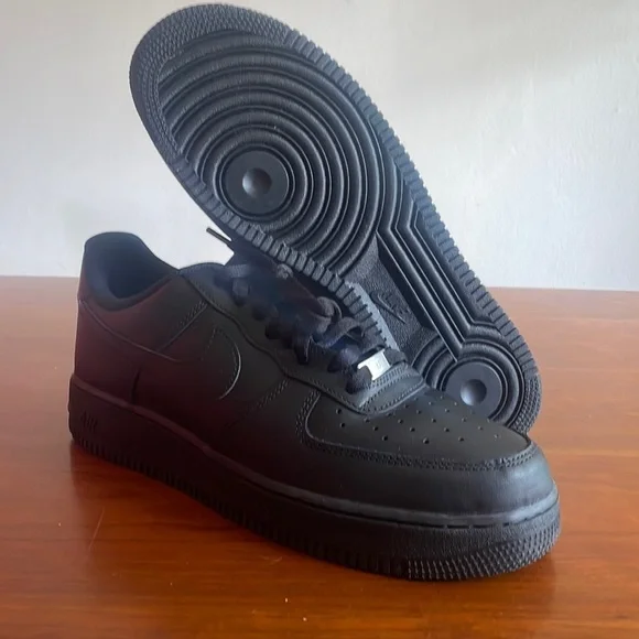 Men’s Nike Air Force 1 ‘07 Black (CW2288-001) - Picture 1 of 4
